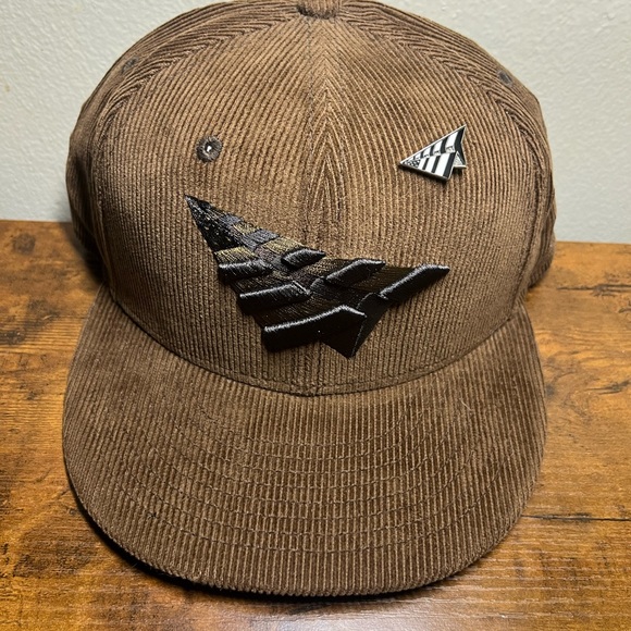 Paper planes hat